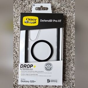 OtterBox Defender Pro XT Clear Case with Black MagRing for Galaxy S25+